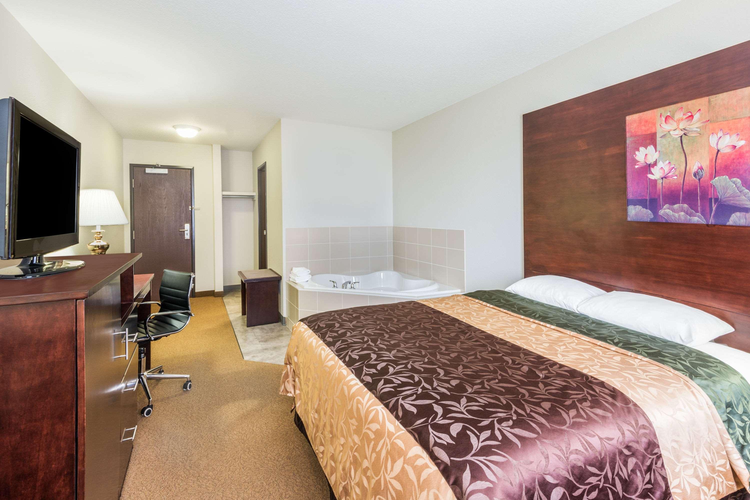 Super 8 By Wyndham Innisfail Eksteriør billede