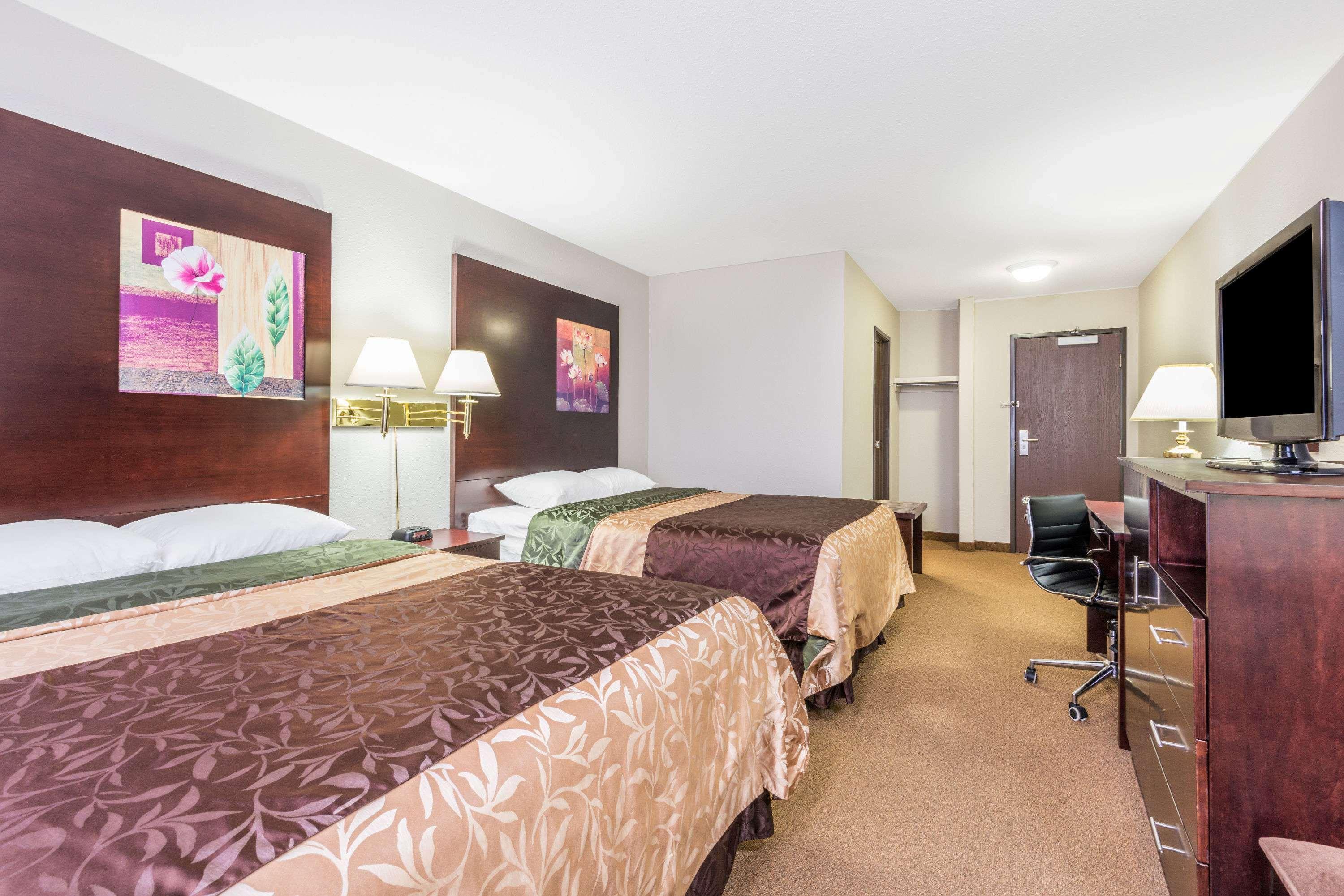 Super 8 By Wyndham Innisfail Eksteriør billede